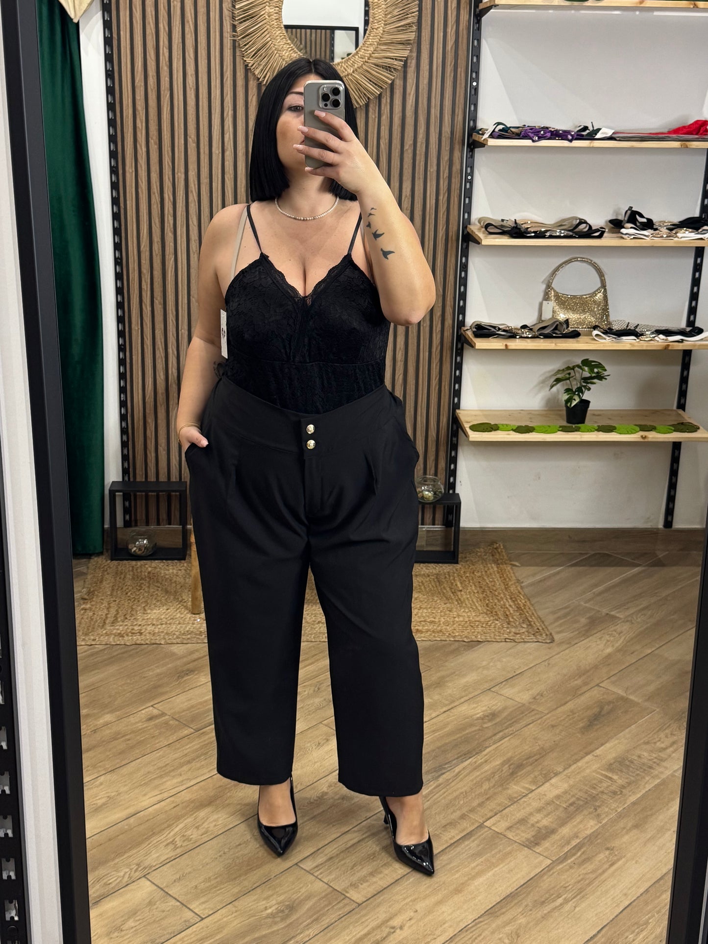 Tailleur con giacca corta