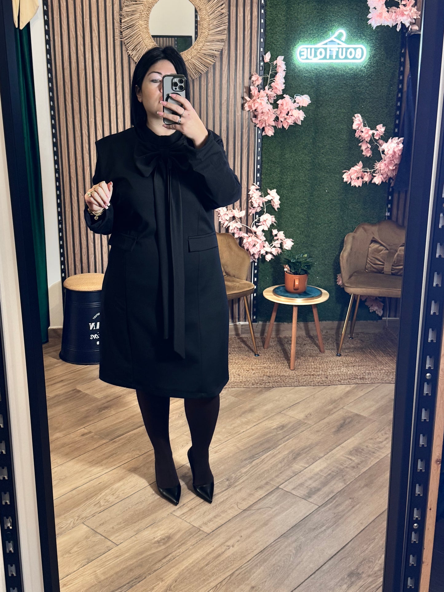 Dress e t shirt con fiocco