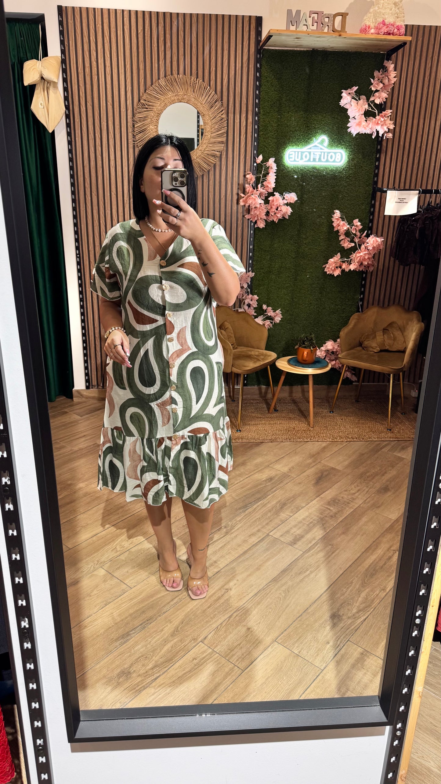 Dress color