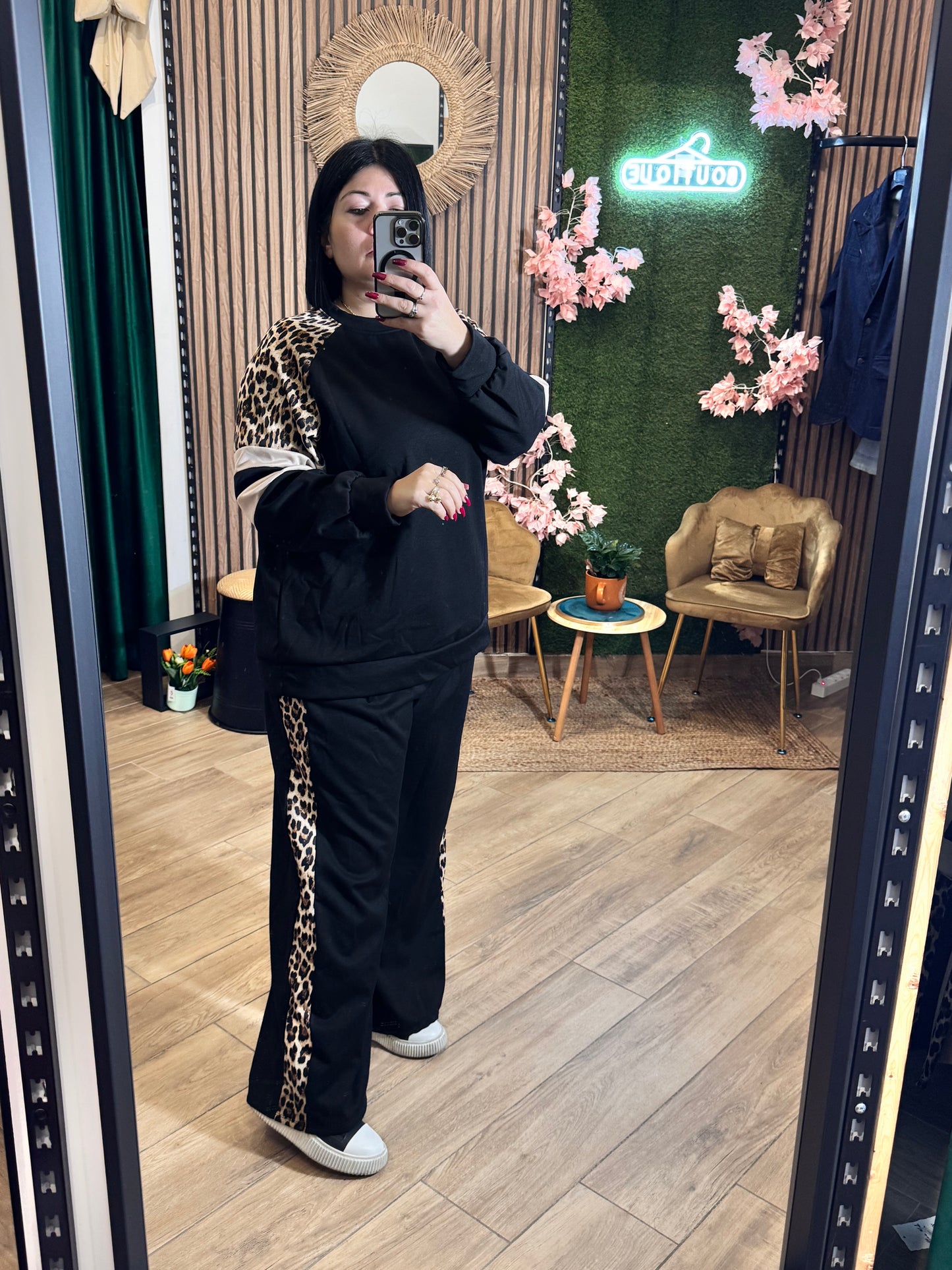 Tuta leopardata girocollo