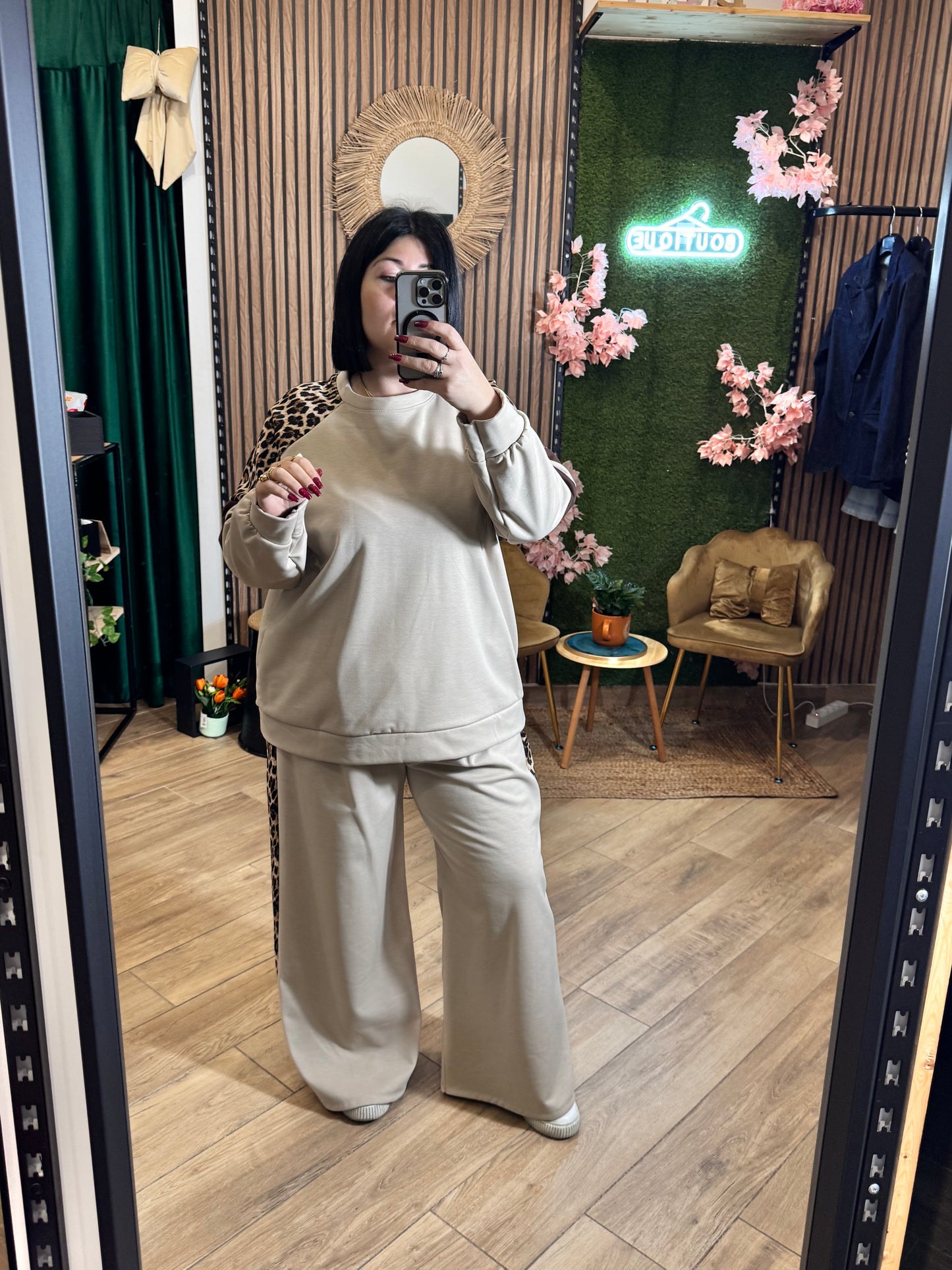 Tuta leopardata girocollo