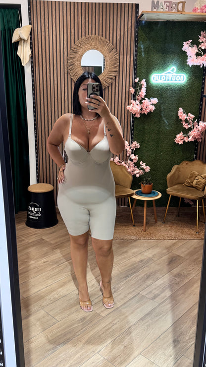 Body contenitivo con gambe