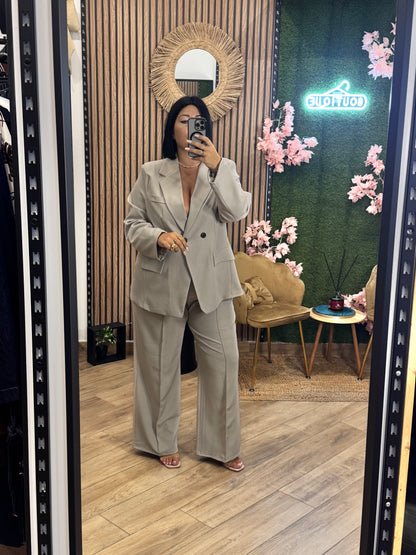 Tailleur oscuro