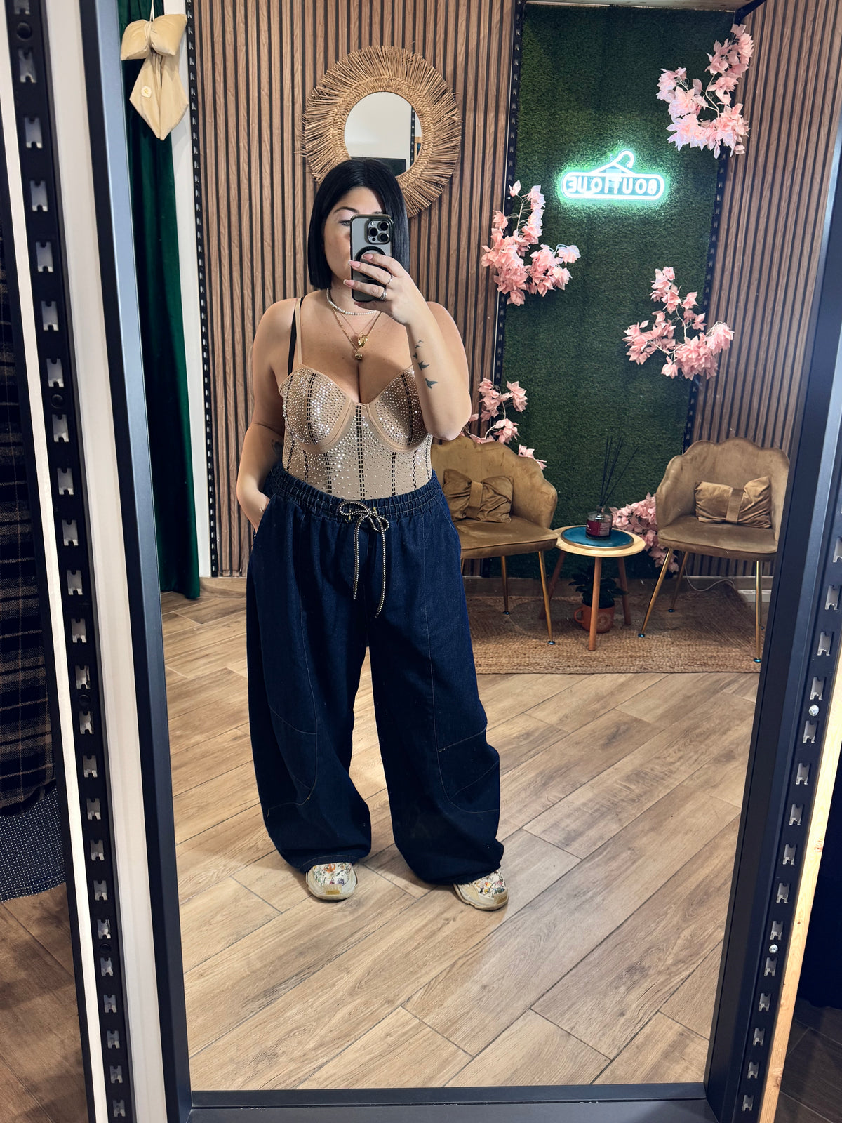 Body carezza