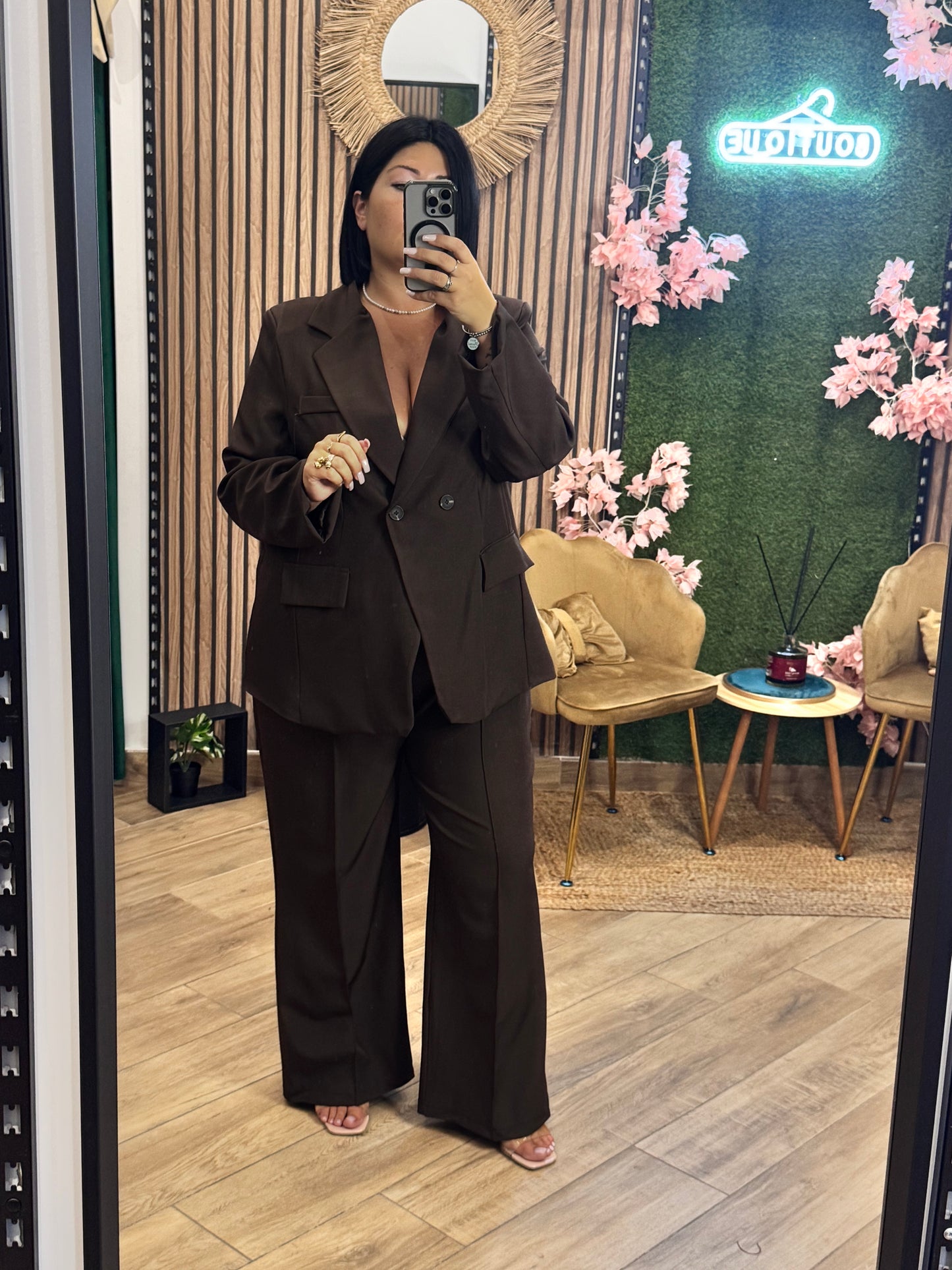 Tailleur oscuro