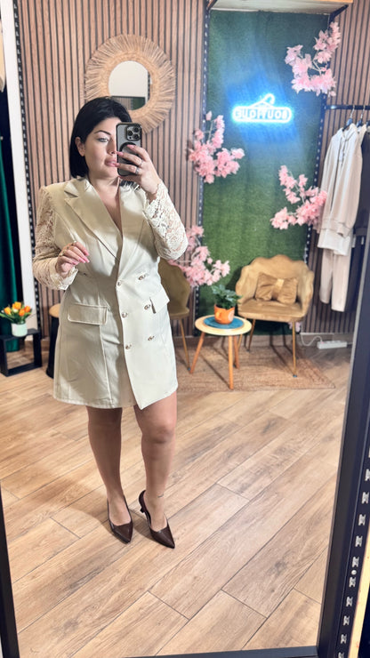 Giacca con manica merlettata